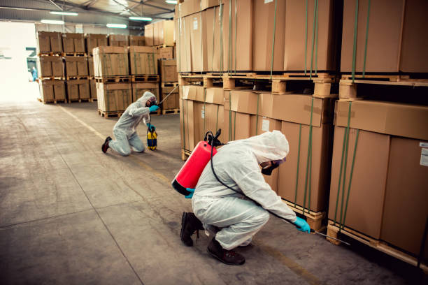 Best Commercial Pest Control Services  in Suamico, WI